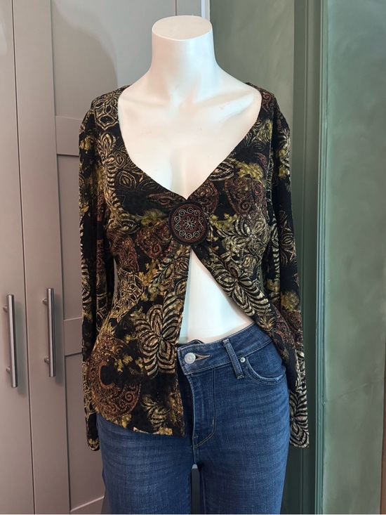 Tops - Twist-Front V-Neck Blouse in Black and Gold Paisley